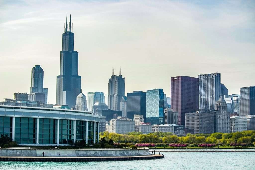 Chicago Loop skyline with Willis Tower and neighboring skyscrapers.