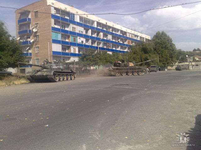 Russian Tanks In Kaspi. By joxarkardu